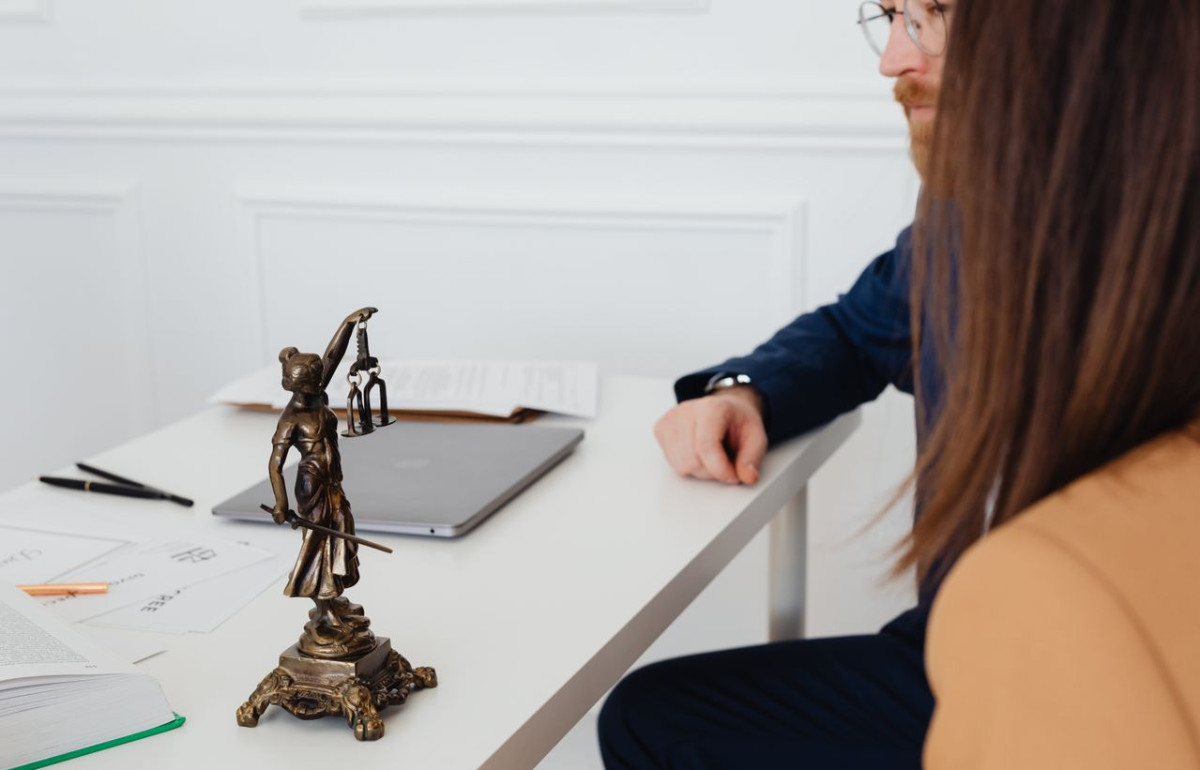 Hukuk Alırken Yapılan 5 Büyük Hata (Ve Doğru Tercih Rehberi)